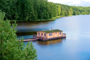 понтонный дом