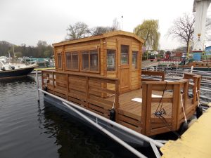 Плавучий дом
