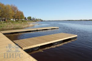 плавучий лодочный причал для рыбалки из понтонов