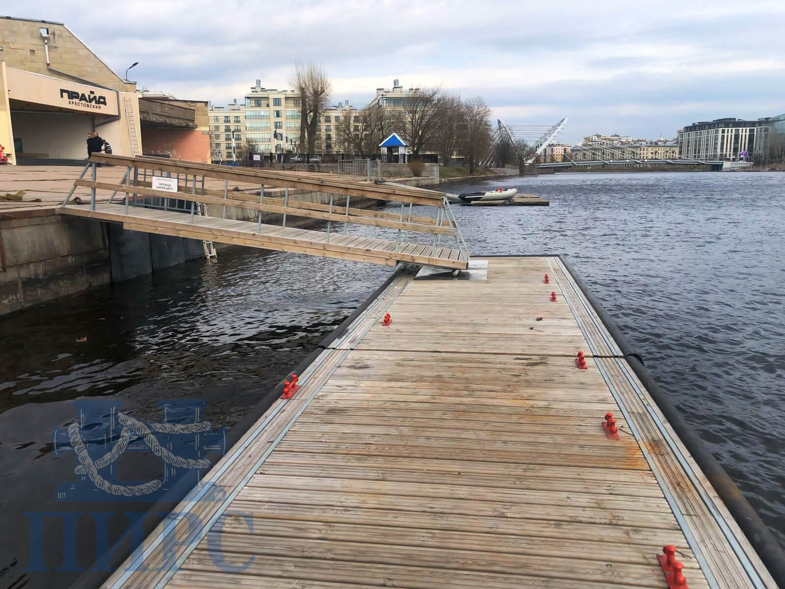 понтон для гребли на неве