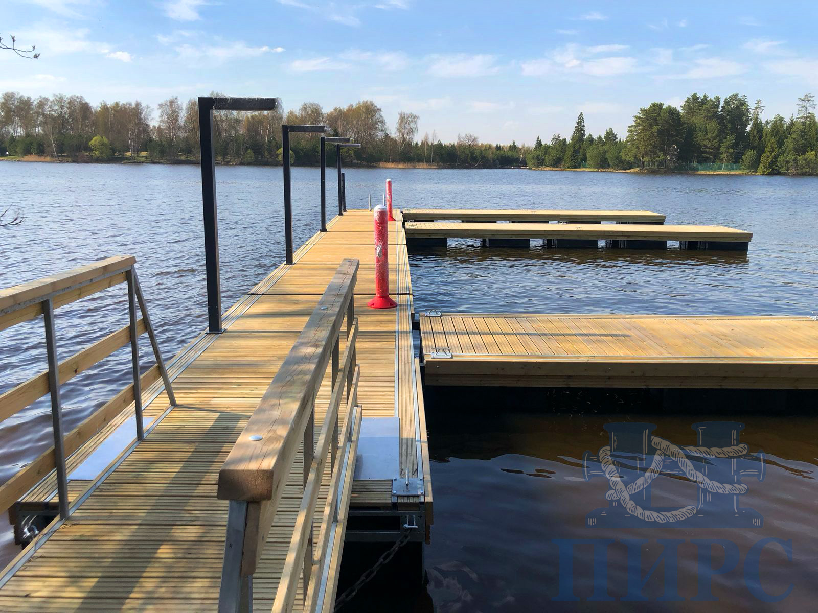 плавучий причал