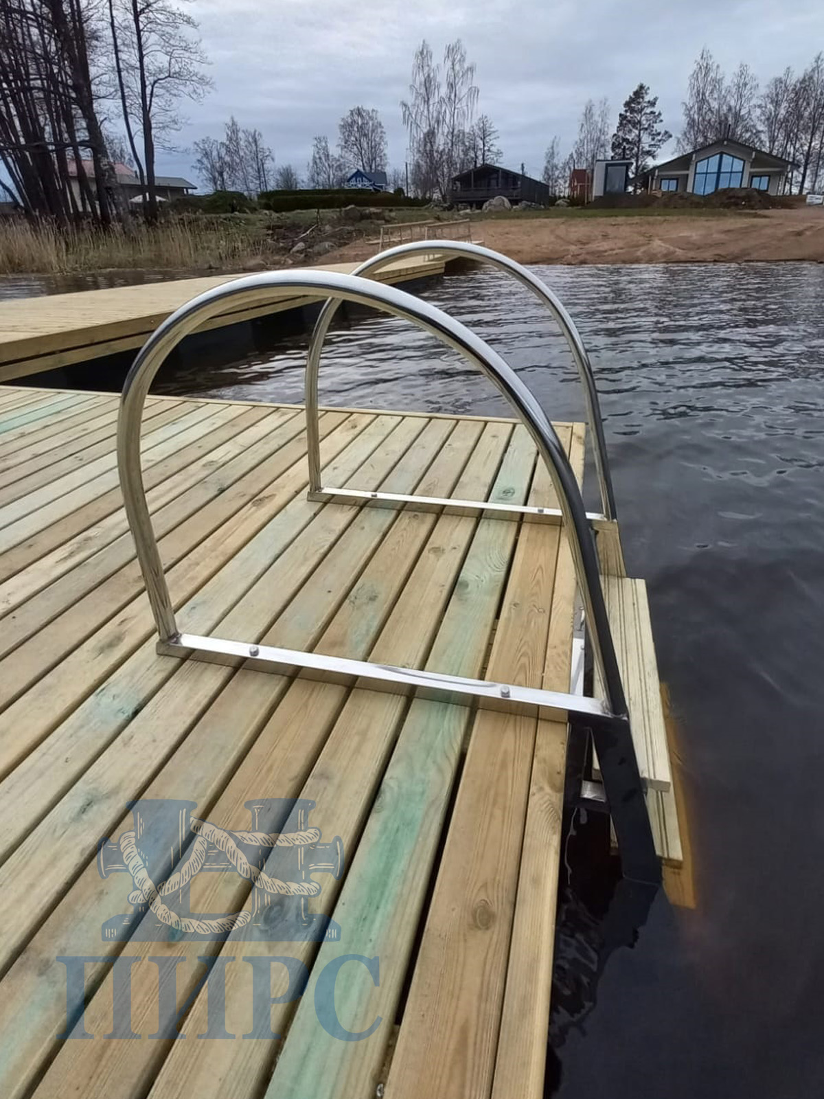 лестница в воду