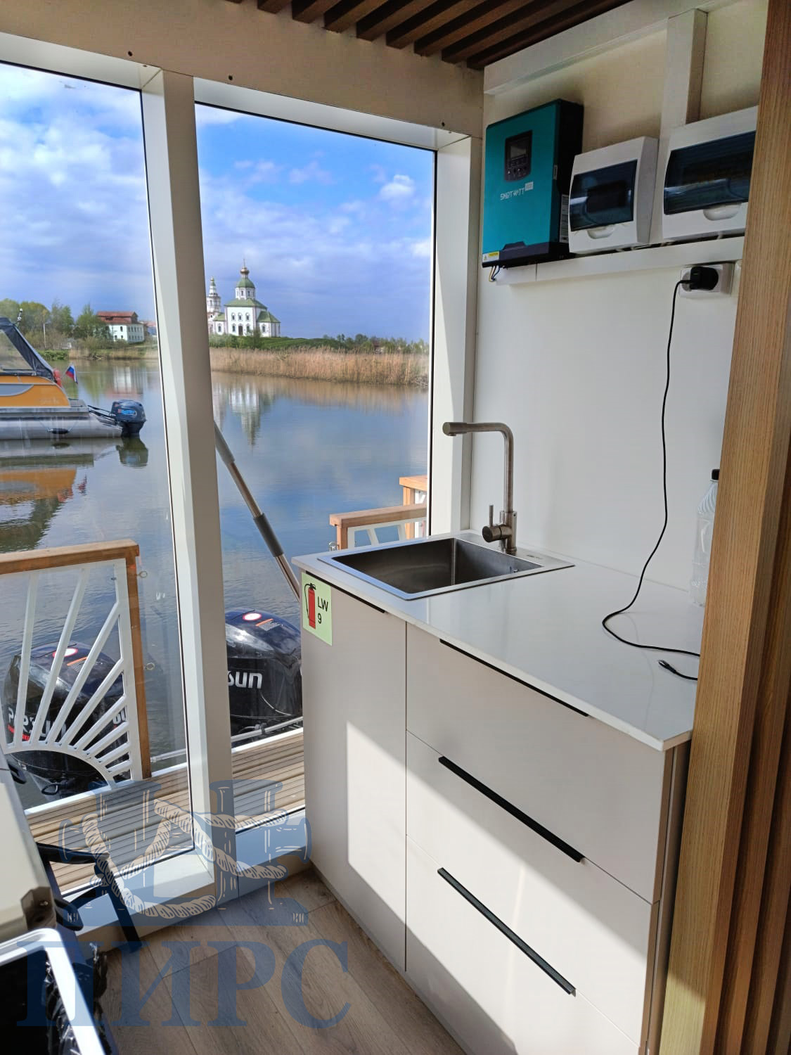 пссажирский понтон внутри