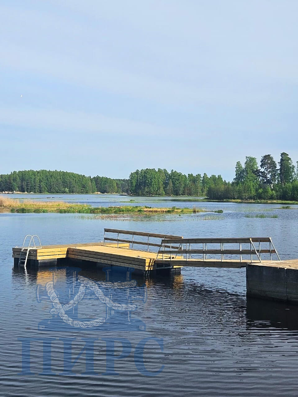 причал на озере