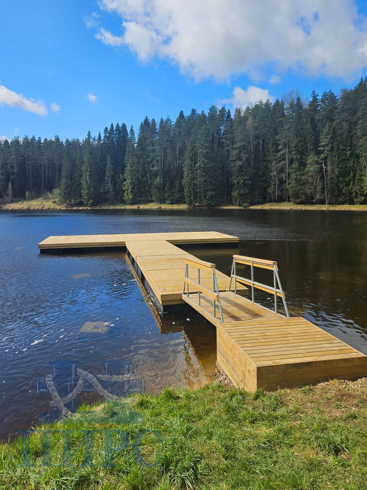 понтон для купания на воде