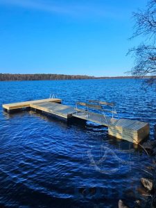 лодочный причал из понтонов