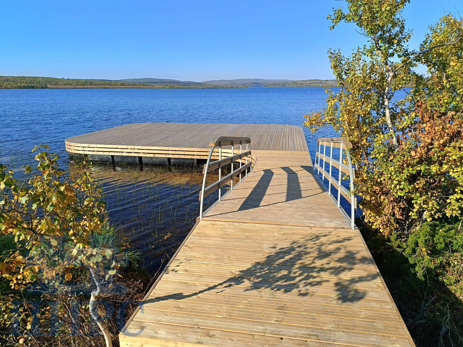 плавучая площадка для парка