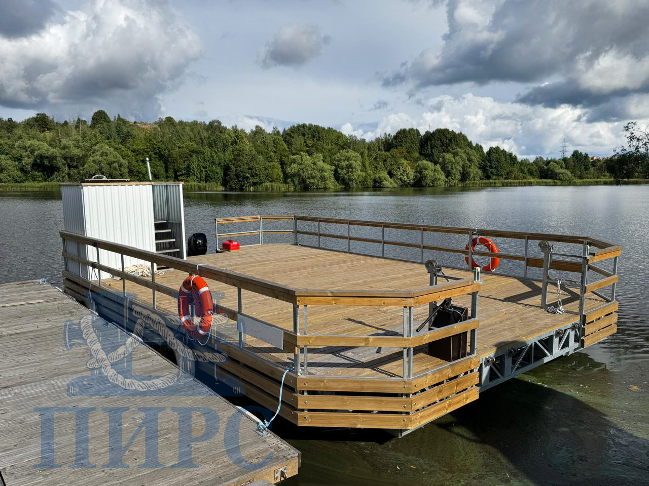 грузовой понтон с мотором