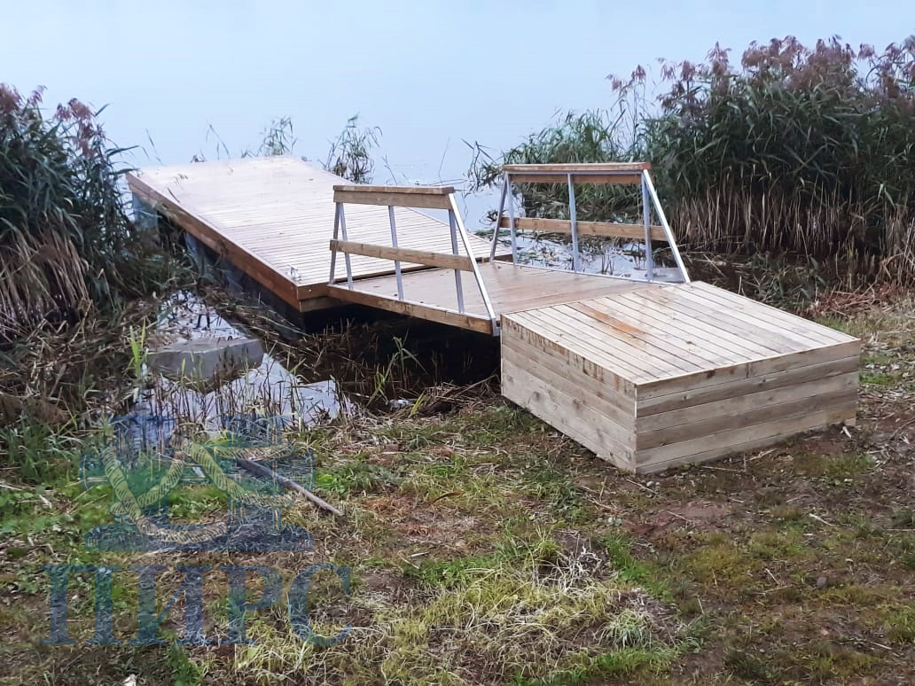 причал для лодок на понтонах