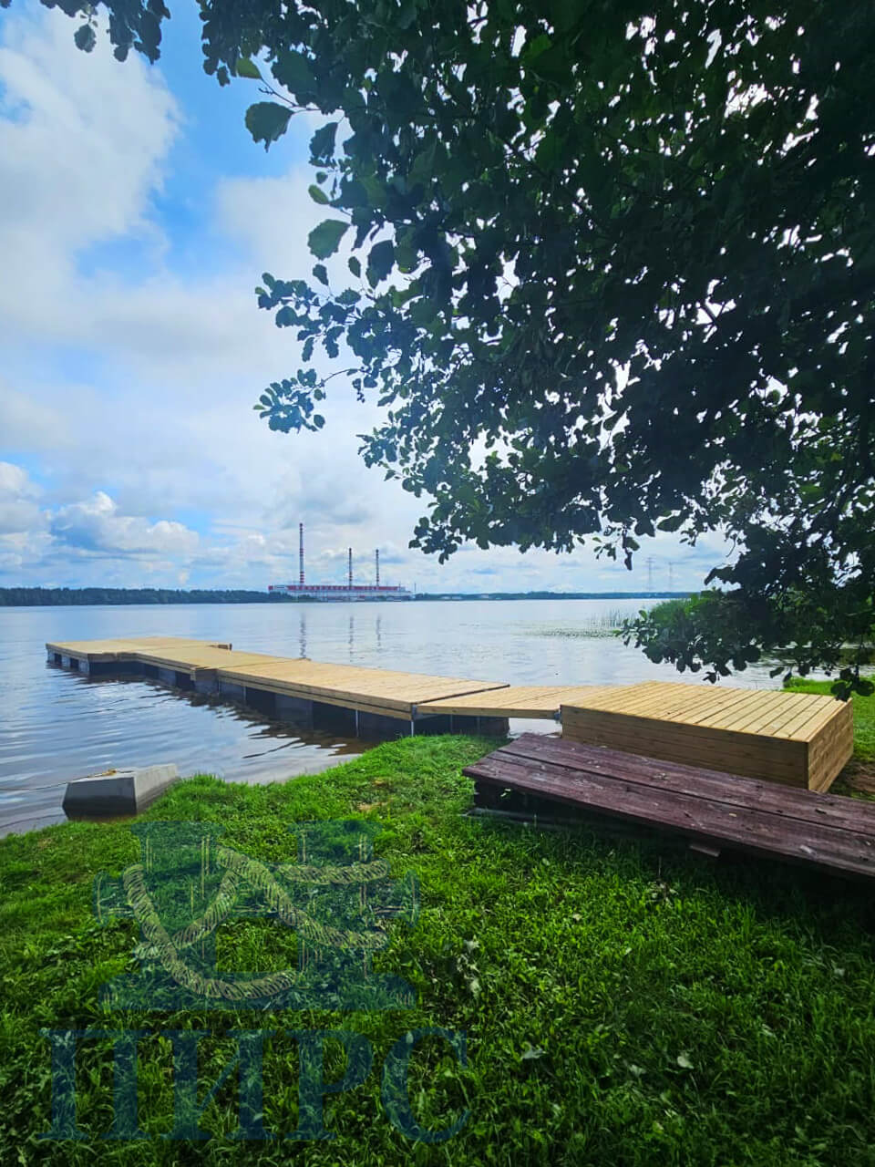 понтон на сваях