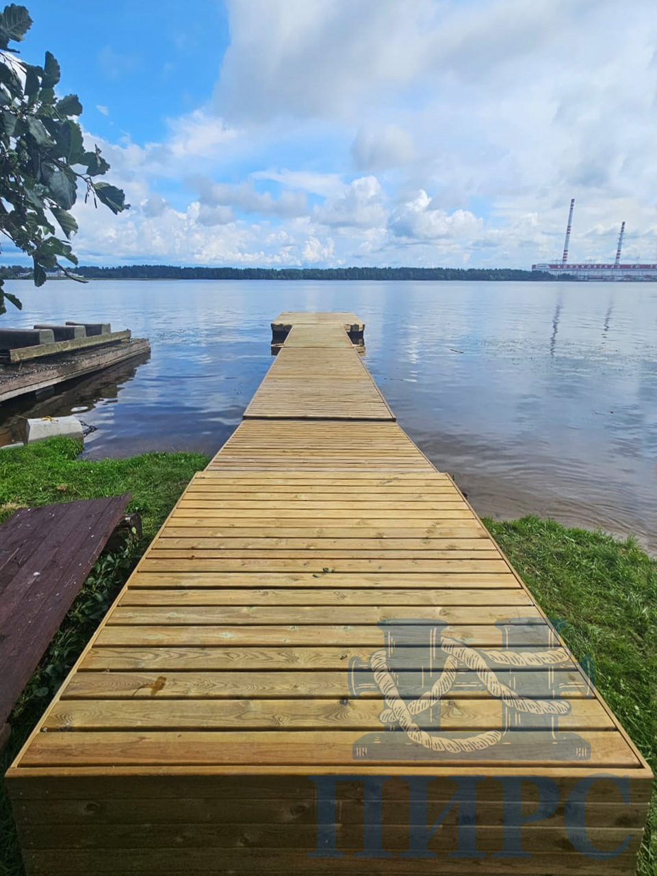 лодочный понтонный причал