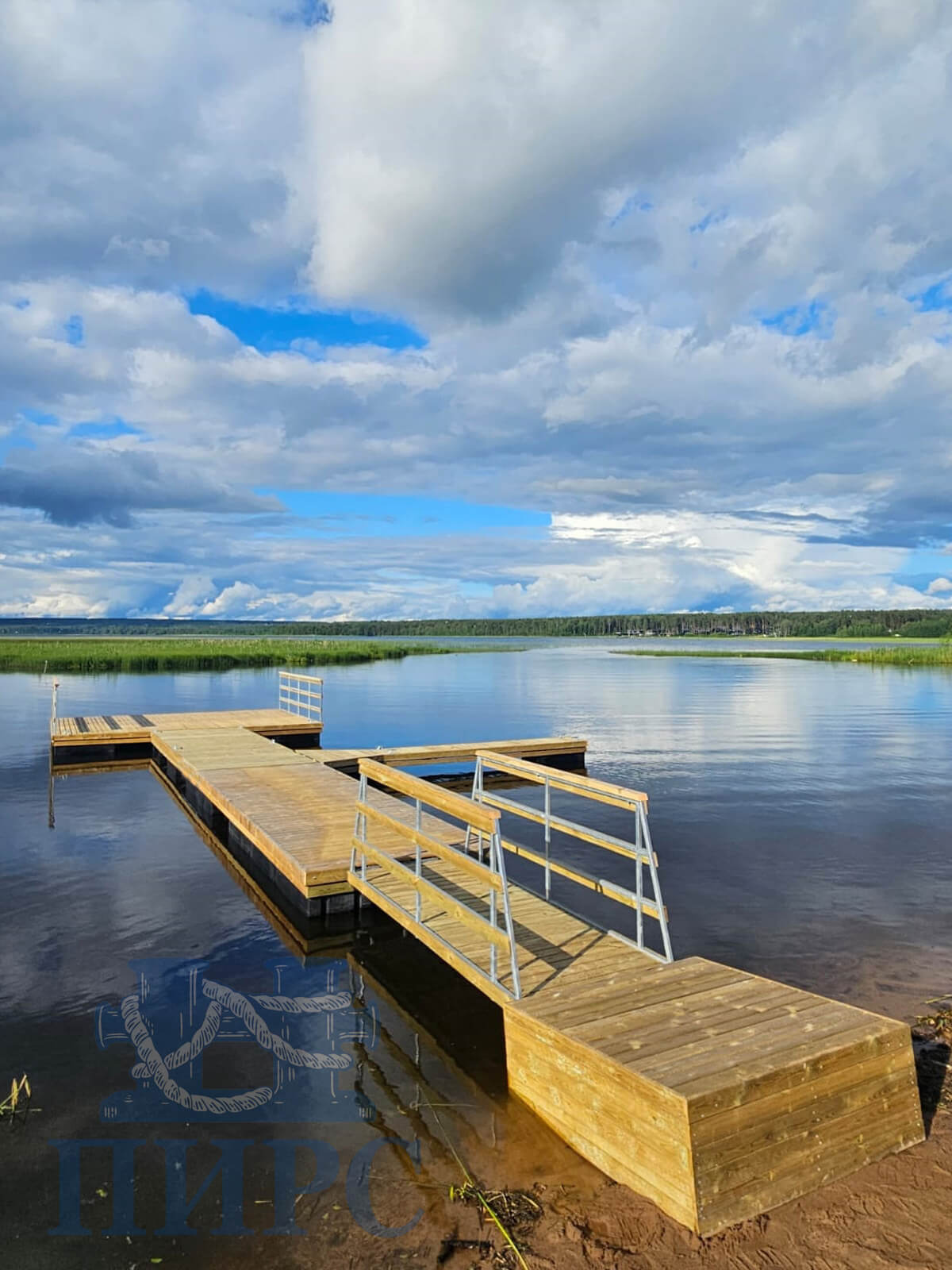 причал с площадкой