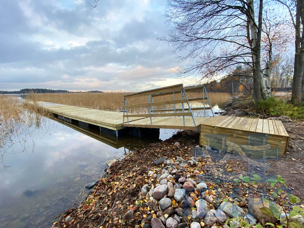 плавучий пирс из понтонов