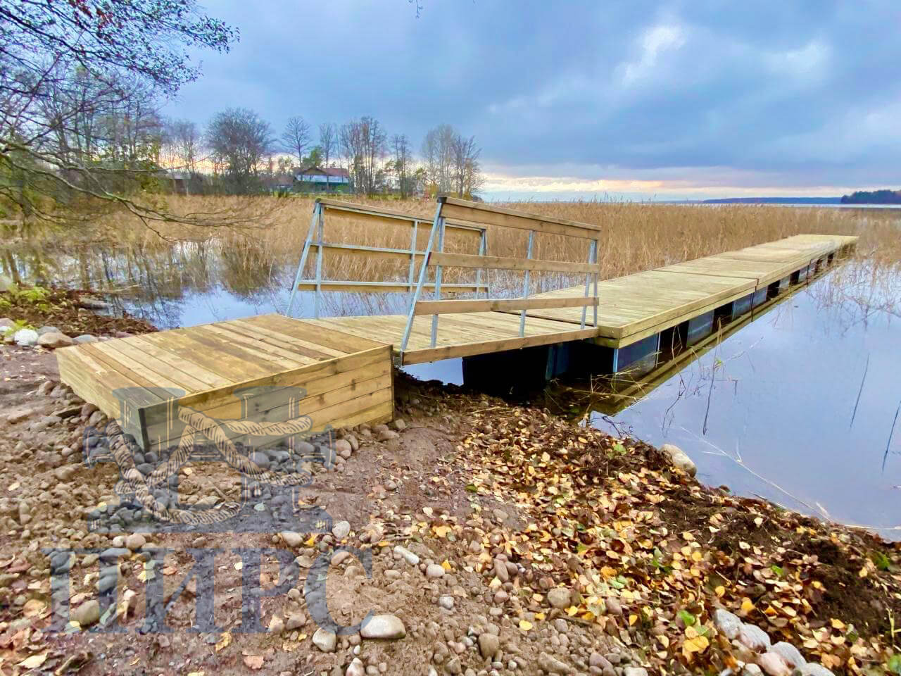 лодочный пирс на озере