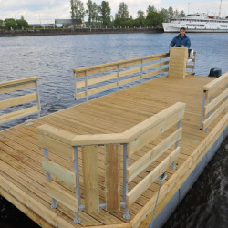 Понтонный катер Шмель-2 платформа Понтонный катер Шмель-2 платформа