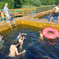 купание с причала